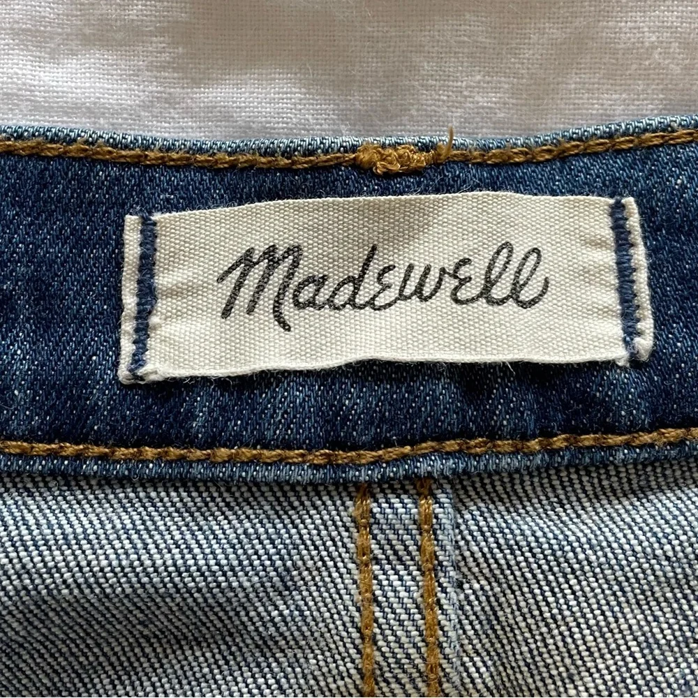 MADEWELL High-Rise Denim Shorts. Size 28.